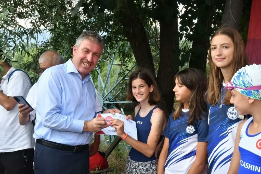 Bölgesel Tri̇atlon Li̇gi̇nde Eski̇şehi̇rli̇ Sporcular İlk Üçe Gi̇rdi̇