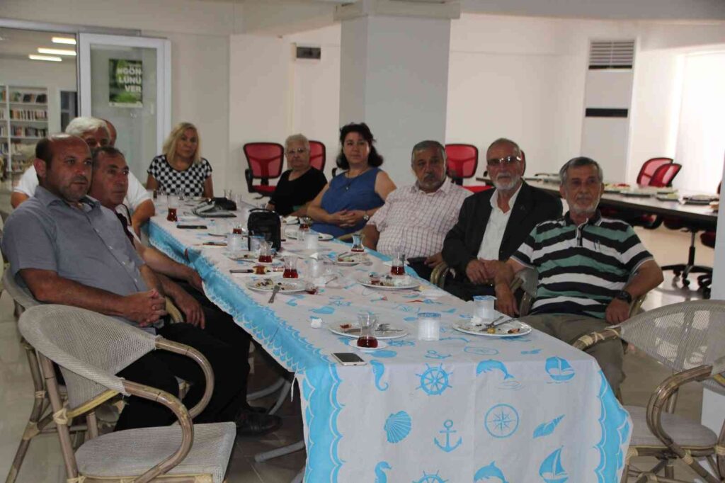 Bu Projeyle Atık Kağıtlar Doğaya Ve Ekonomi̇ye Kazandırılacak