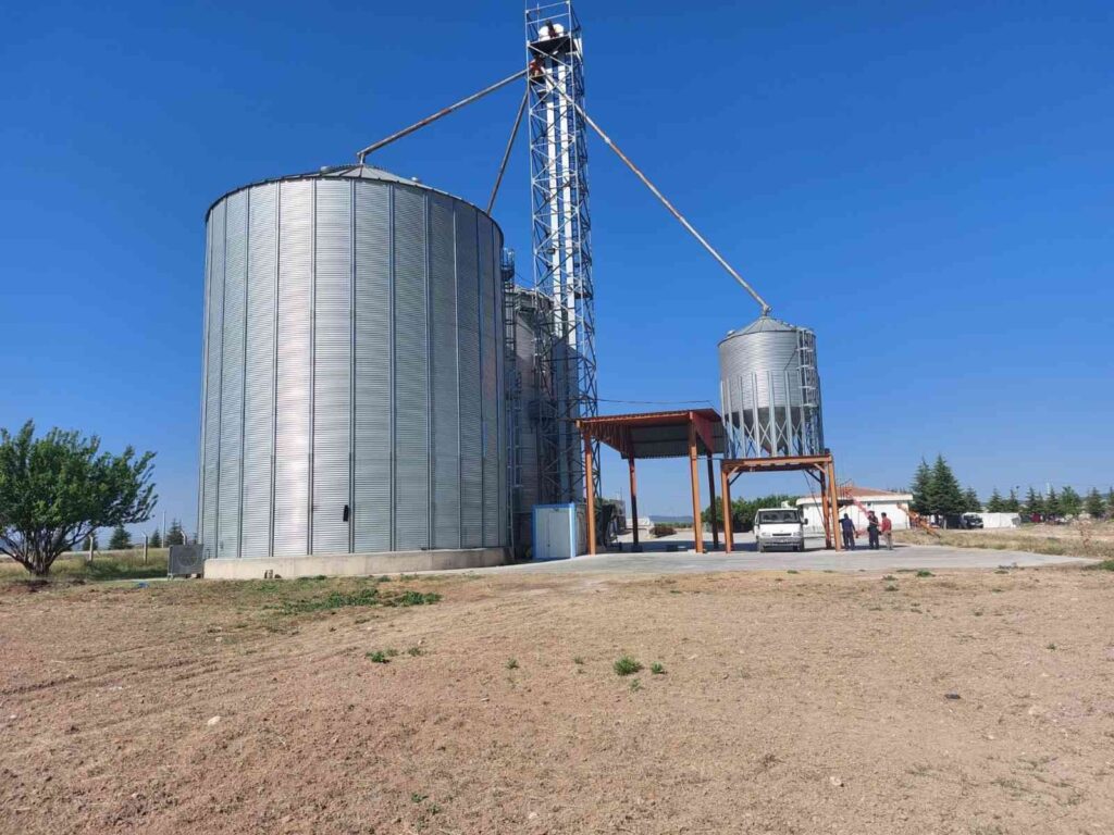 Çalıştığı Kooperati̇ften 18 Ton Arpa Çalan Şahıs Tutuklandı