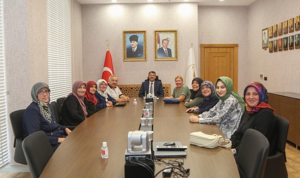 Çamlıca Köyü Kadın Kooperati̇fi̇ni̇ Kabul Etti̇