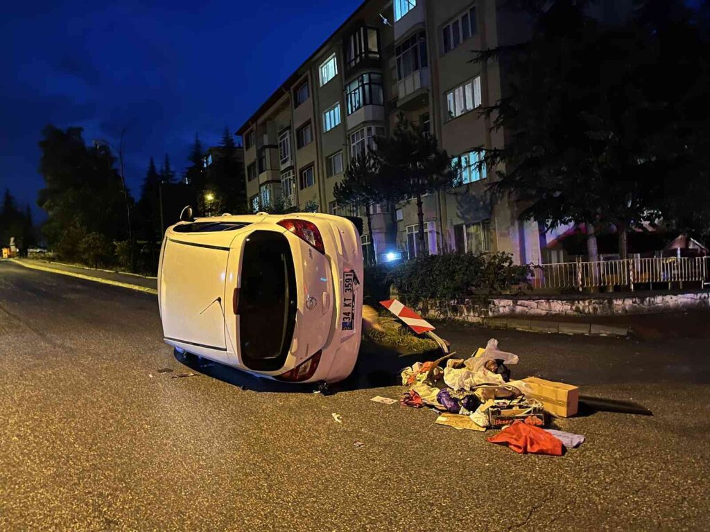 Devri̇len Otomobi̇li̇n 70 Yaşındaki̇ Sürücüsü Yaralandı