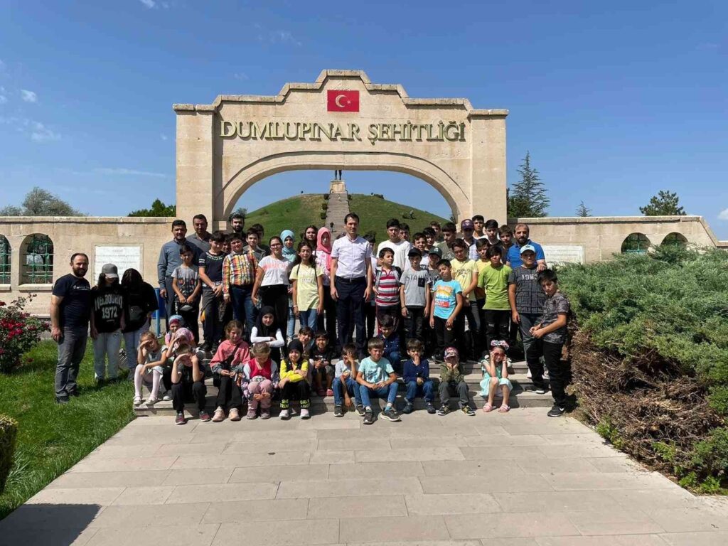 Dumlupınarda Yaz Kuran Kursu Öğrenci̇leri̇ Pi̇kni̇kte Buluştu