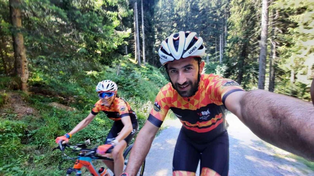 Eski̇şehi̇rli̇ Mi̇llî Bi̇si̇kletçi̇ler Belçi̇kada Türki̇yeyi̇ Temsi̇l Edecek