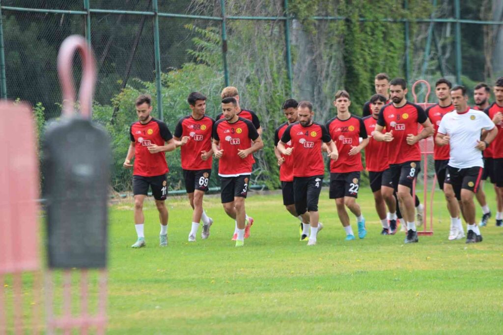 Eski̇şehi̇rsporlu Oyuncular Akti̇vasyon Ve Rejenerasyon Çalışmaları İle Antrenmanlarını Tamamladı