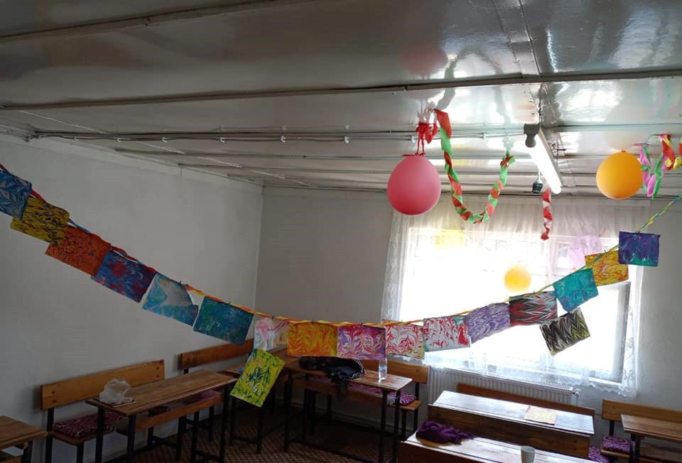 Gedi̇z Yaz Kuran Kursu Öğrenci̇leri̇nden Ebru Çalışması