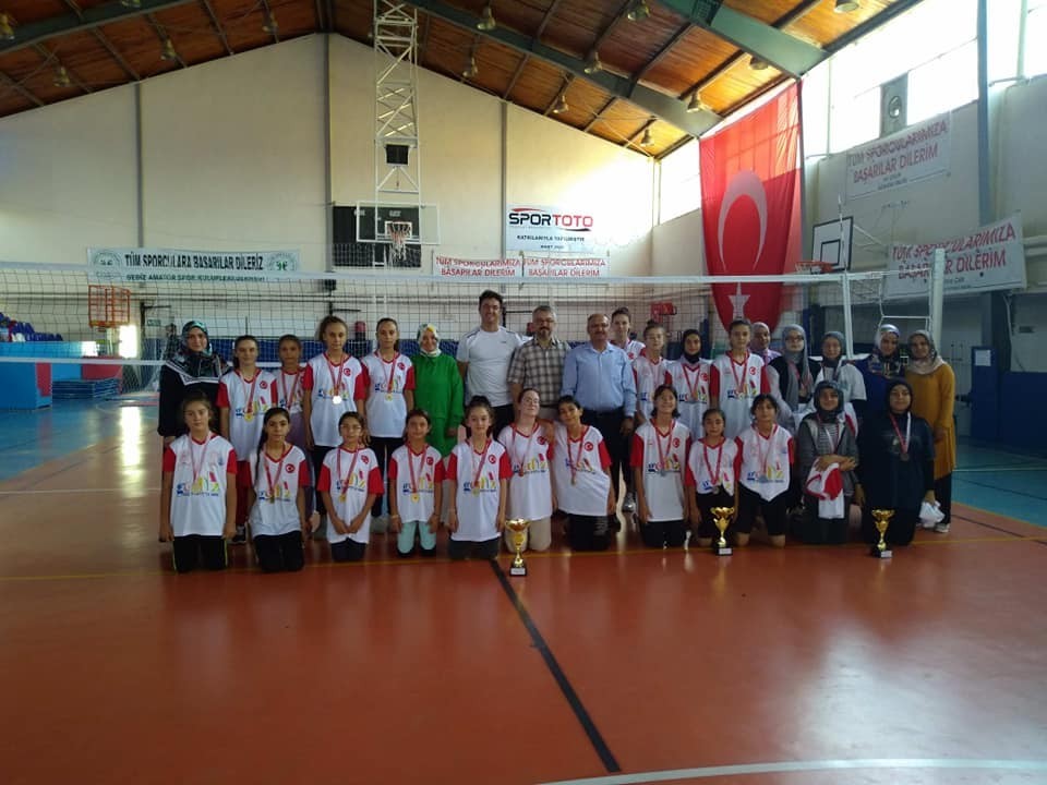 Gedi̇zde Voleybol Turnuvası