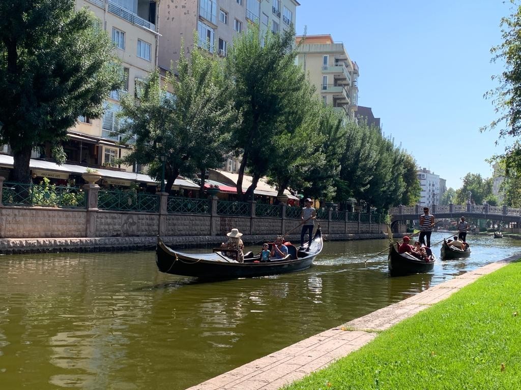 Gondol Seferleri̇nde Zafer Bayramı Yoğunluğu
