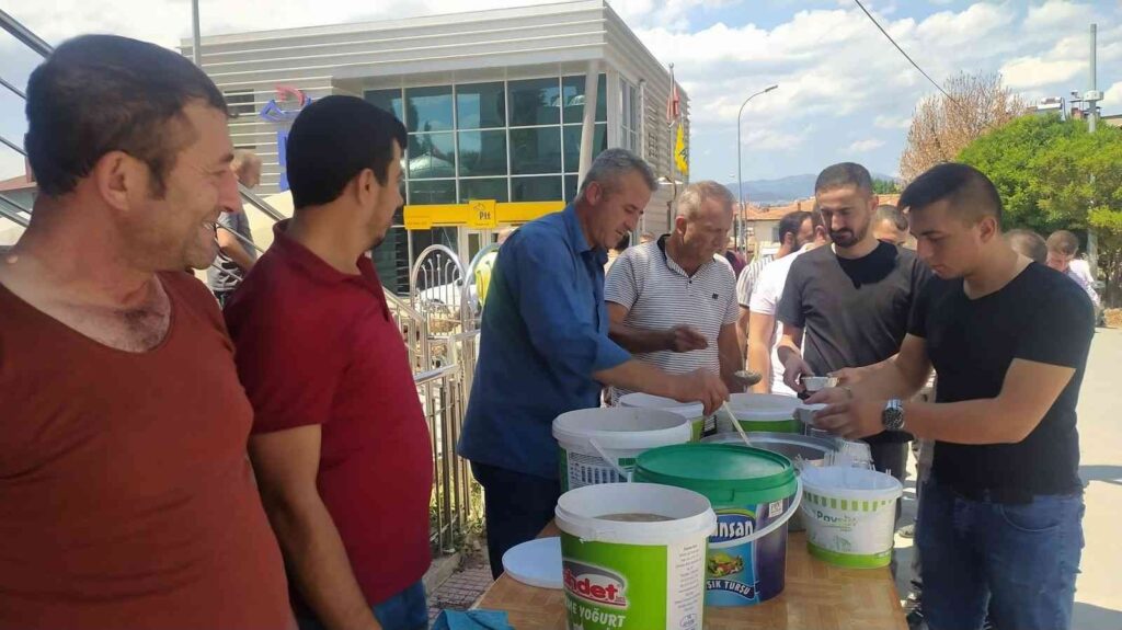 Hi̇sarcık Şehi̇tler Mahallesi̇nde Aşure Etki̇nli̇ği̇