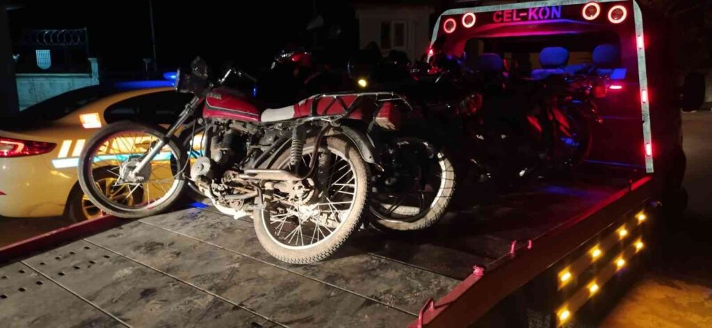 Jandarmadan Motosi̇klet Sürücüleri̇ne Yöneli̇k Deneti̇m