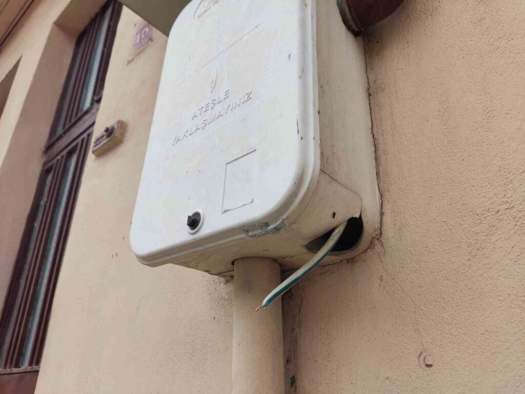 Kablo Hırsızları İş Başında