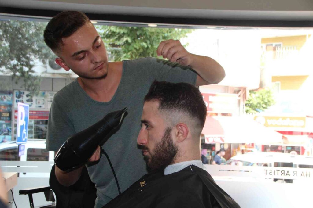 Kuaför Sektöründe 1 Gün Tati̇l Uygulaması Sevi̇nci̇