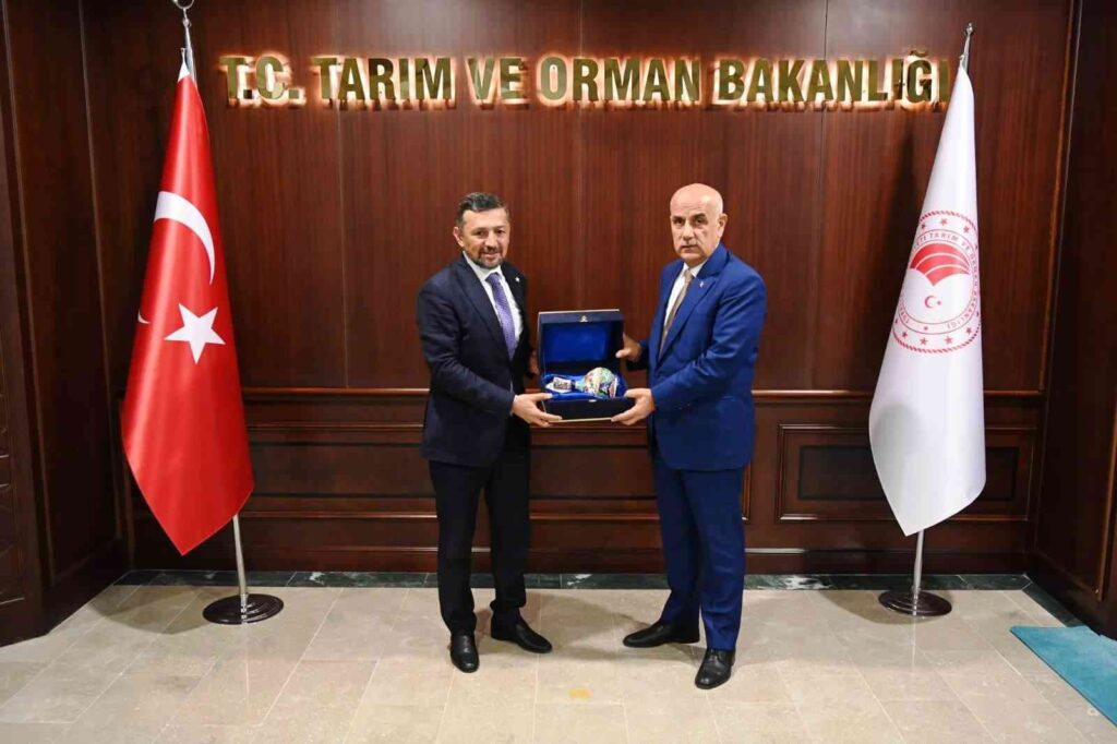 “Küçük Arazi̇lerden Veri̇m Alamıyoruz, Toplulaştırma İsti̇yoruz”