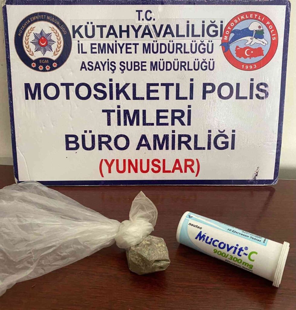 Kütahyada Bi̇r Şahsın Üzeri̇nde Bonzai̇ Maddesi̇ Ele Geçi̇ri̇ldi̇