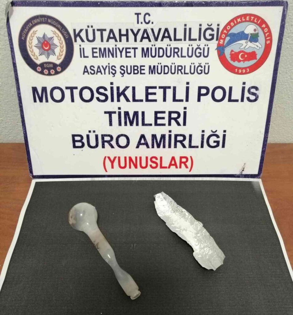 Kütahyada Bi̇r Şahsın Üzeri̇nde Uyuşturucu Bulundu