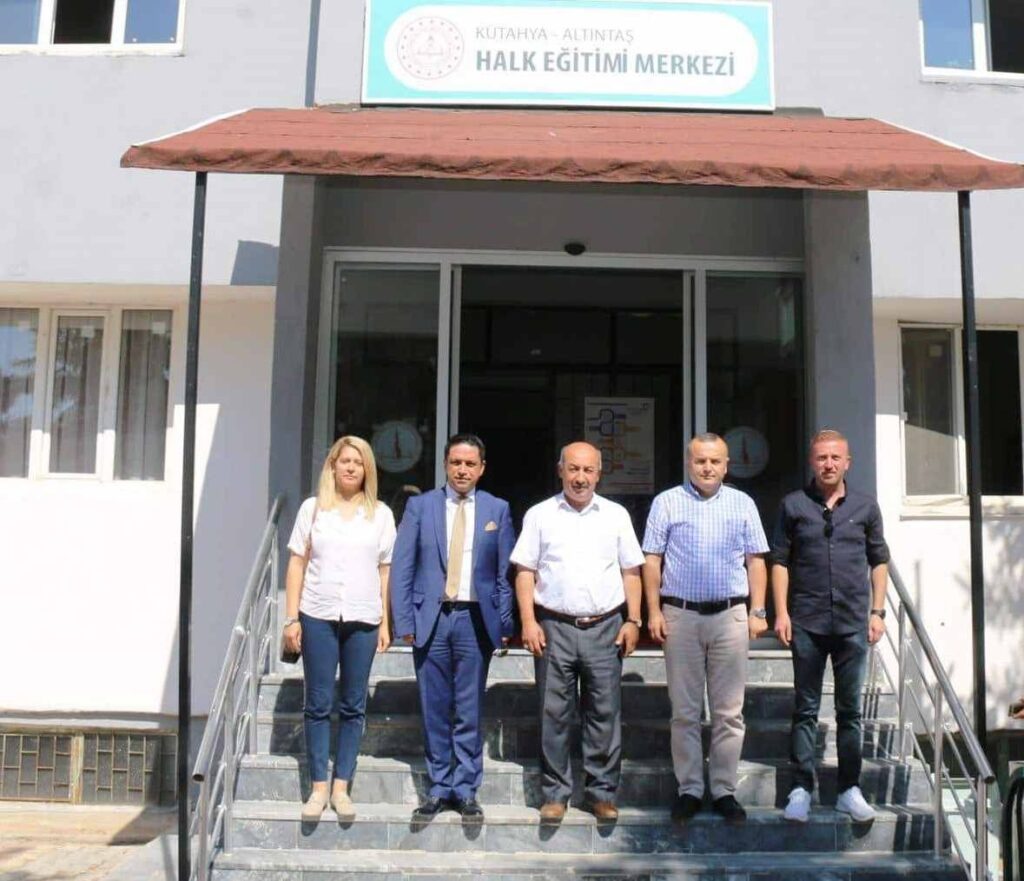 Müdür Başyi̇ği̇t, Altıntaşta