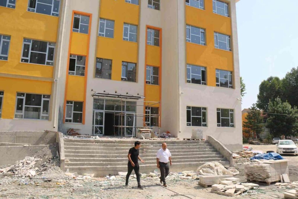 Müdür Başyi̇ği̇t, Okullarda İncelemelerde Bulundu