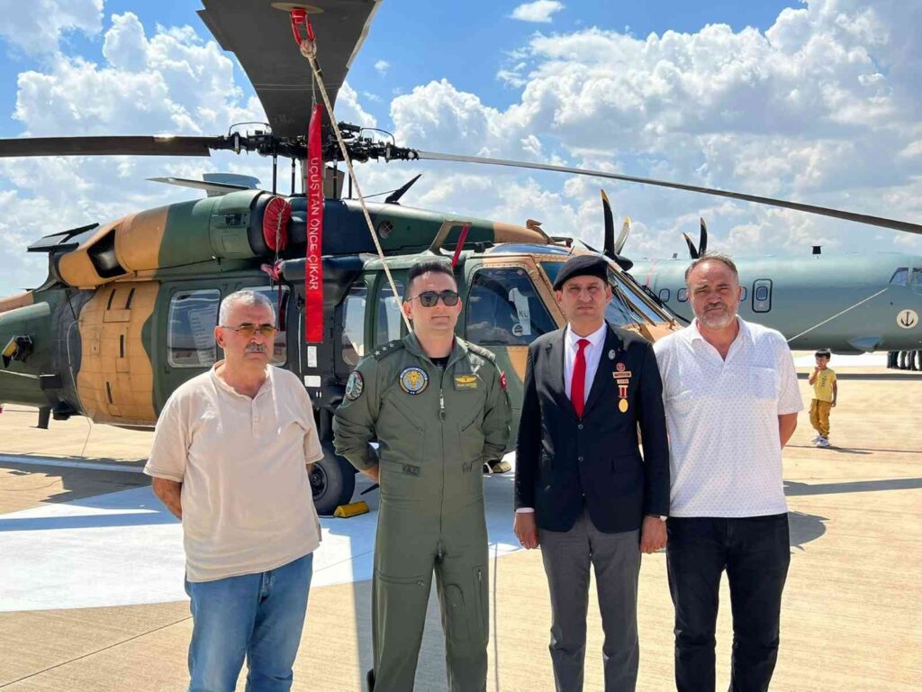 Oğlunun Kullanırken Şehi̇t Olduğu Heli̇kopteri̇ Gören Babadan Duygu Dolu Sözler: