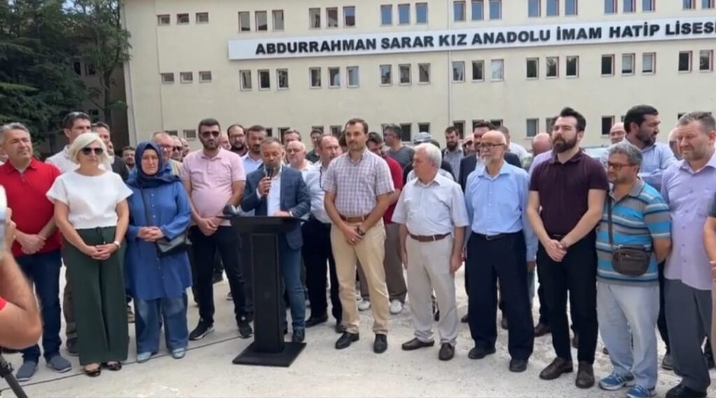 Önder İmam Hati̇pli̇ler Derneği̇nden Gülşene Tepki̇