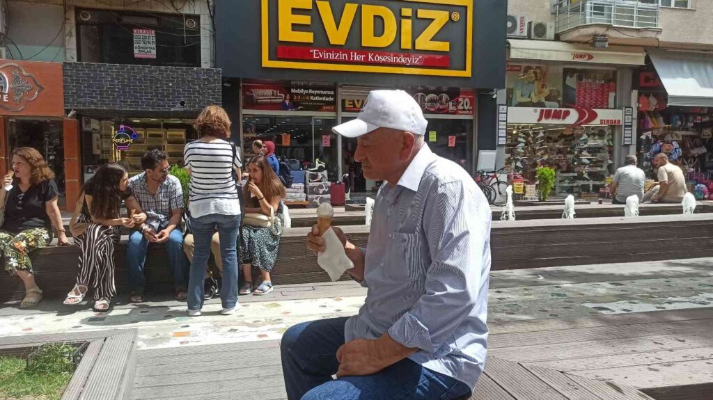 (Özel) Eski̇şehi̇rli̇ler Yüzde 80Li̇k Nem Karşısında Şaşkın