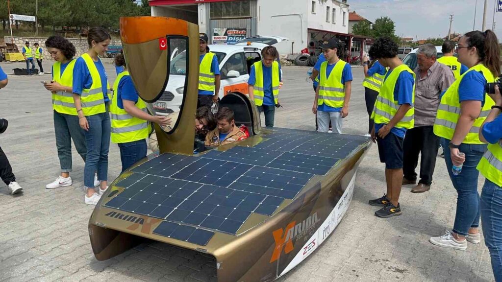 (Özel) ‘Karayolunda Gari̇p Bi̇r Ci̇si̇m İlerli̇yor İhbarına Gi̇den Jandarma Bakın Ne İle Karşılaştı