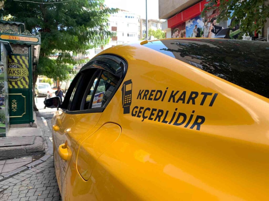 (Özel) Müşteri̇ler Talep Etti̇, Taksi̇ci̇ler Kullanıma Sundu
