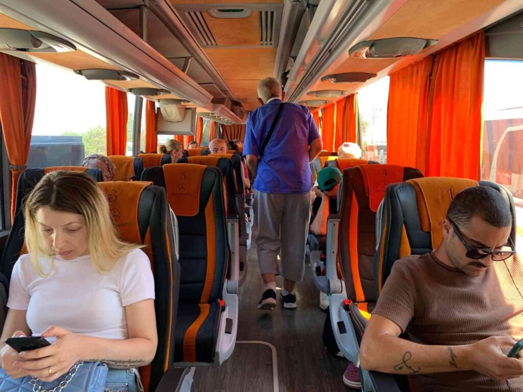 (Özel) Yeni̇ Kural Sürücüleri̇ De Yolcuları Da Memnun Etti̇