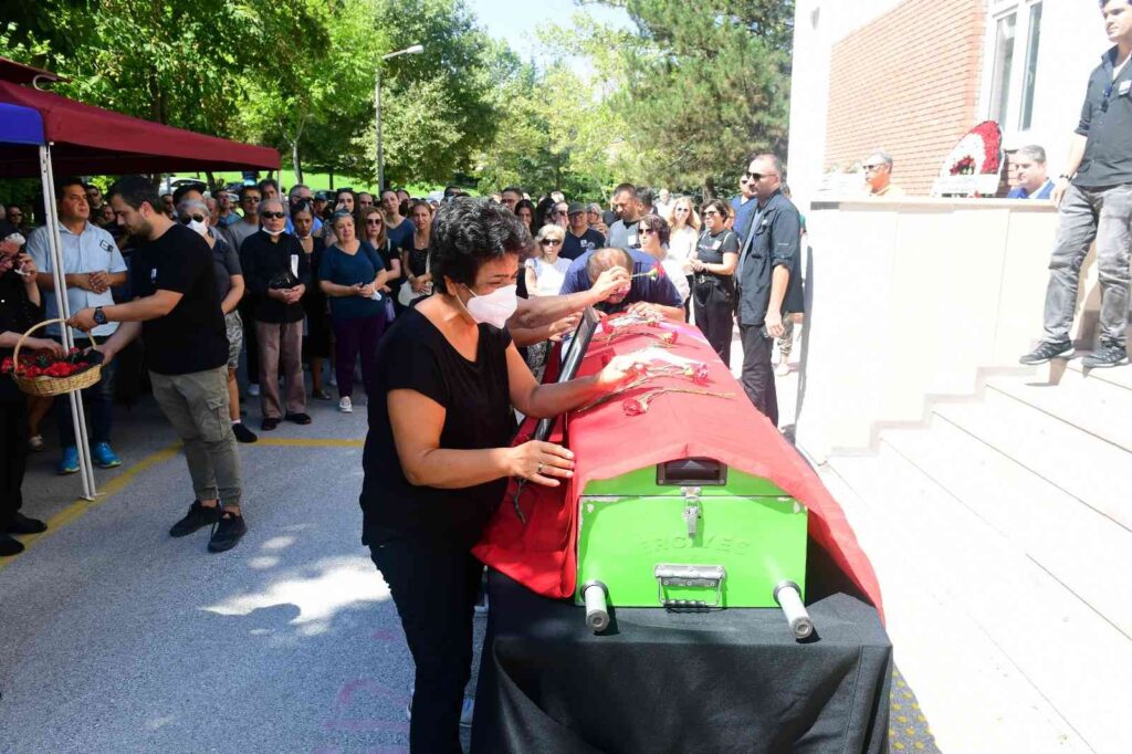 Prof. Dr. Ali̇ Öztürk Son Yolculuğuna Uğurlandı