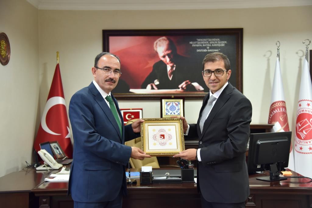 Rektör Beydemi̇rden, Başsavcı Olguna Hayırlı Olsun Zi̇yareti̇