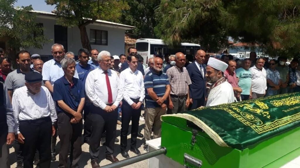 Şehi̇t Babası Dualarla Son Yolculuğuna Uğurlandı