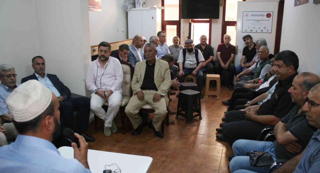 Şehi̇tler Hayrına Aşure Dağıtıldı