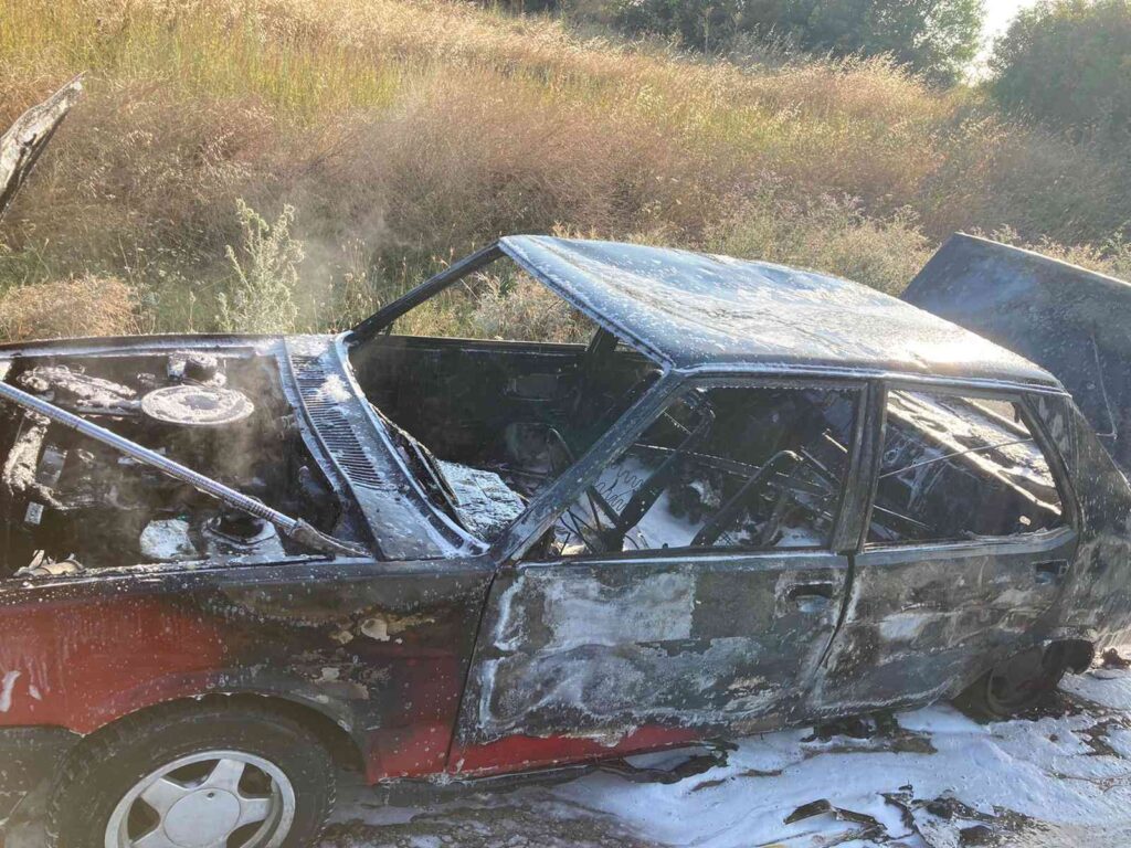 Seyi̇r Hali̇nde Yanan Araç Kül Oldu