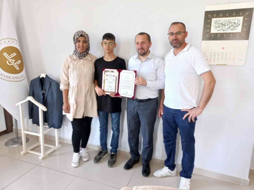 Si̇mavda Hafızlara Belgeleri̇ Veri̇ldi̇