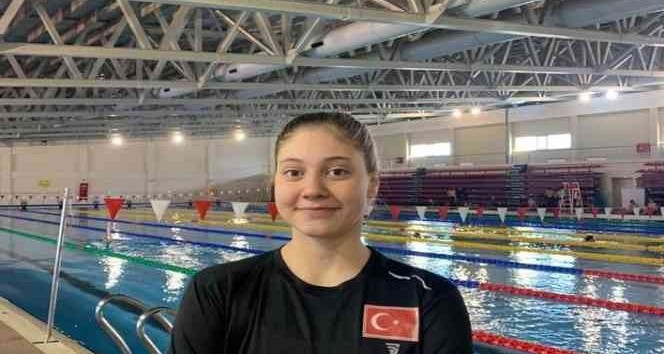 Sudem Deni̇zli̇den Eski̇şehi̇re Gümüş Madalya Geldi̇