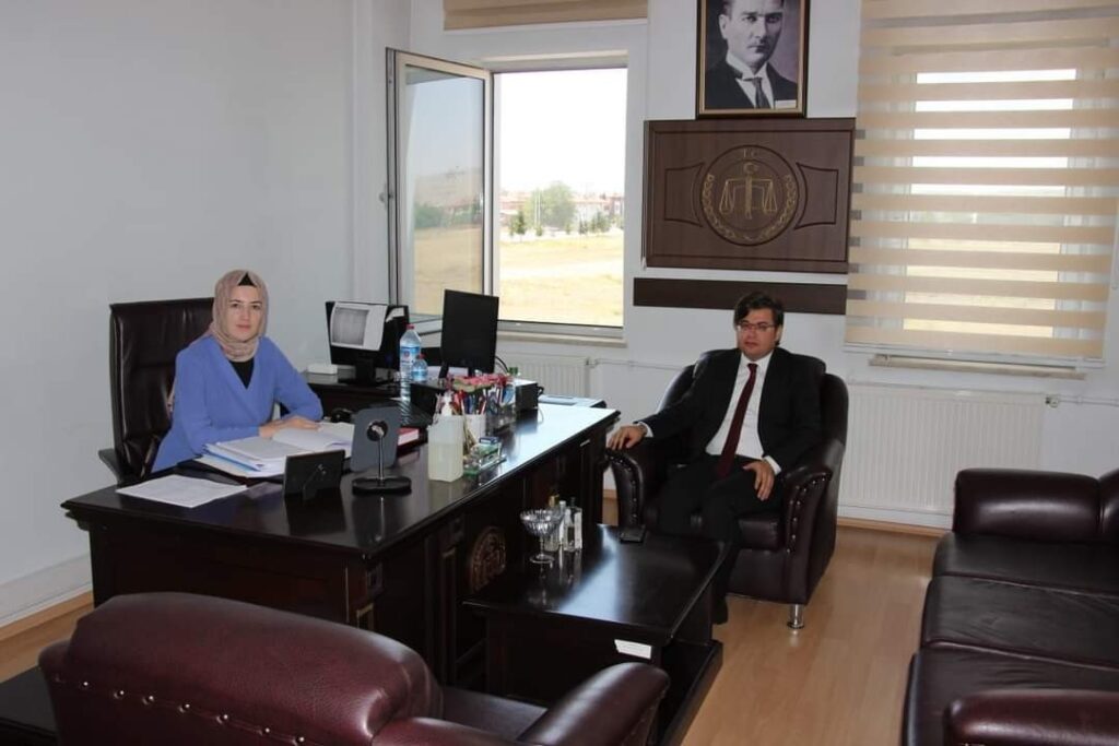 Şuhut İlçesi̇ne Atanan İki̇ Yeni̇ Haki̇m Göreve Başladı