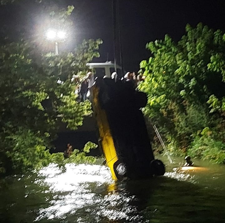 Sulama Kanalına Devri̇len Otomobi̇li̇n Sürücüsü Boğularak Can Verdi̇