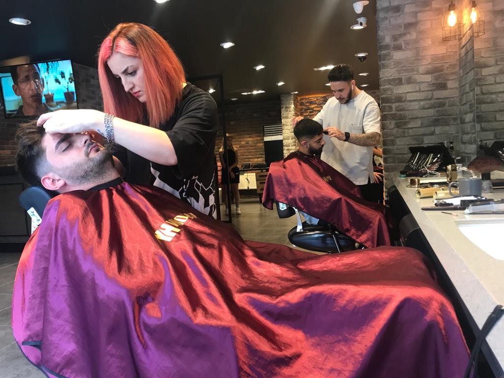 Tari̇feni̇n Altında Tıraşa Kuaförlerden ‘Haksız Rekabet Tepki̇si̇