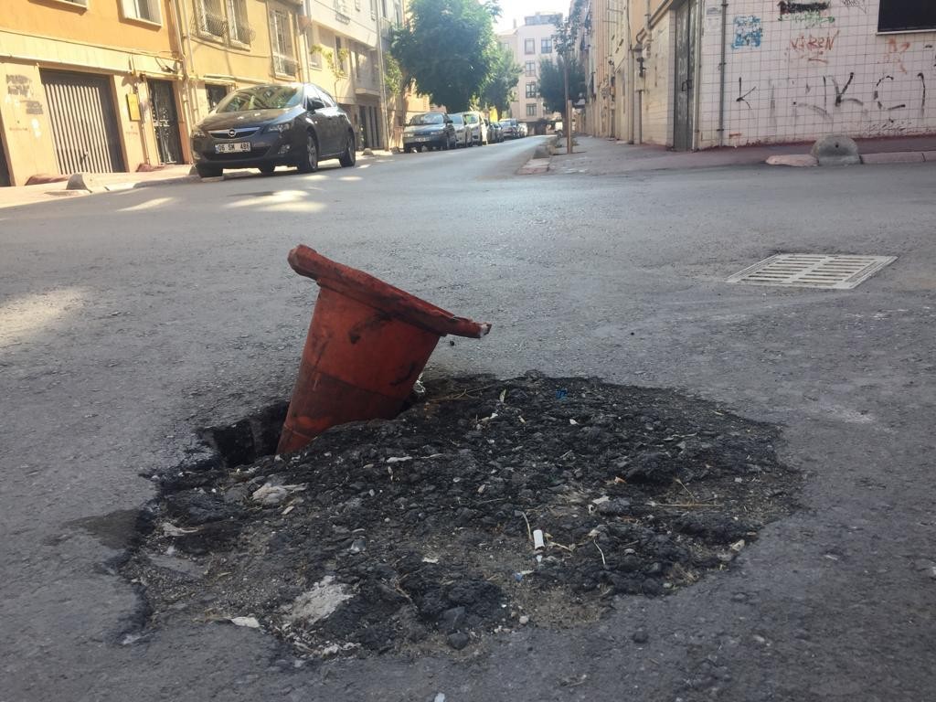 Tehli̇ke Çukura Karşı Böyle Güvenli̇k Önlemi̇ Aldılar