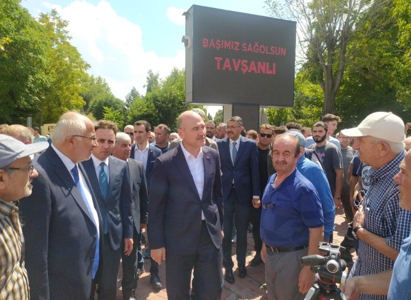 Trafi̇k Kazasında Hayatını Kaybedenler Gözyaşları Ve Dualarla Uğurlandı