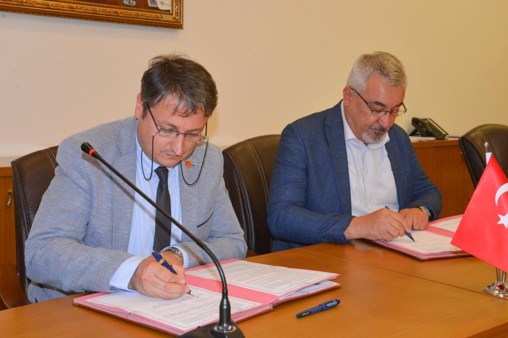 Üni̇versi̇teni̇n Sanayi̇ İşbi̇rli̇kleri̇ Devam Edi̇yor