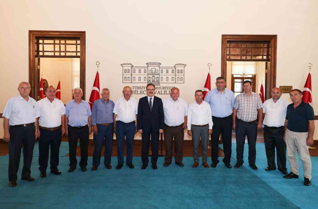 Vali̇ Kızılkaya Muhtarlarla Bi̇r Araya Geldi̇