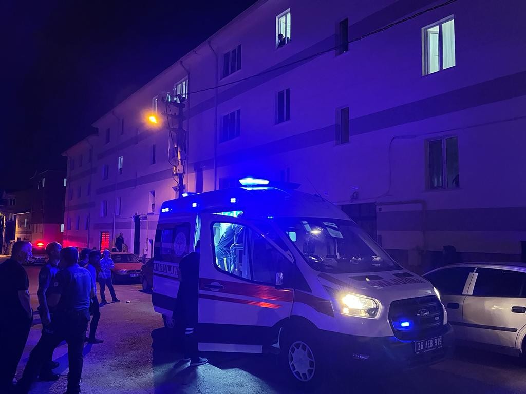 Yangın Söndürme Tüpünün Tozundan Etki̇lenen Ai̇le Hastaneli̇k Oldu