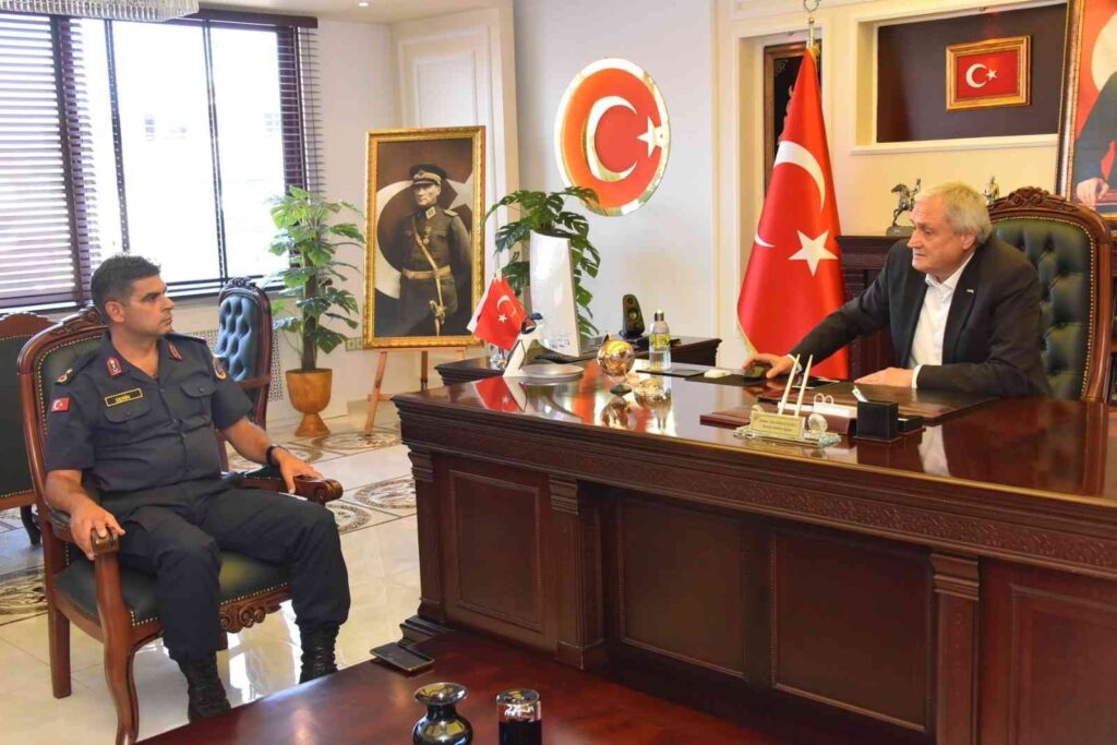 Yeni̇ Jandarma Komutanı Seri̇n Ve Cezaevi̇ Müdürü Cengi̇zden Başkan Bakkalcıoğluna Zi̇yaret