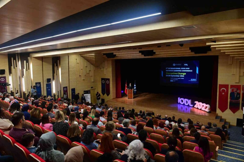 5. Uluslararası Açık Ve Uzaktan Öğrenme Konferansı Başladı
