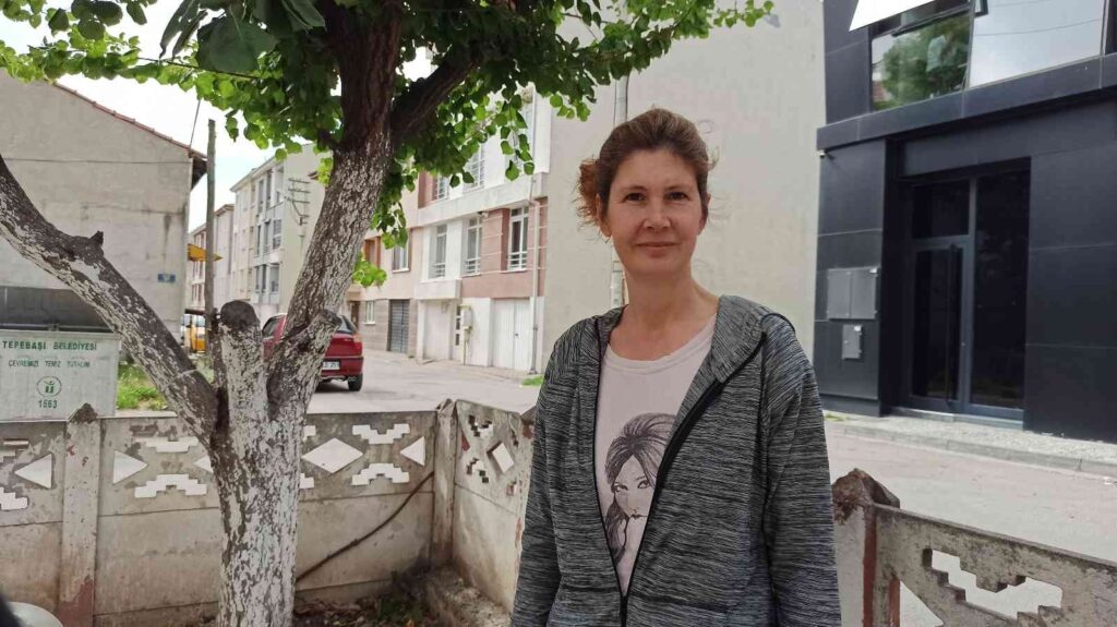 90 Bi̇n Li̇ralık Araç Daki̇kalar İçi̇nde Yok Oldu