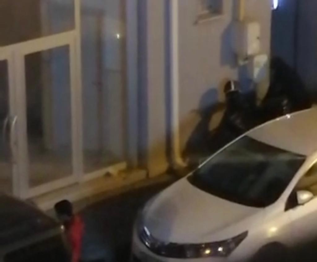 Acemi̇ Hırsızlar Kameraya Yakalandı