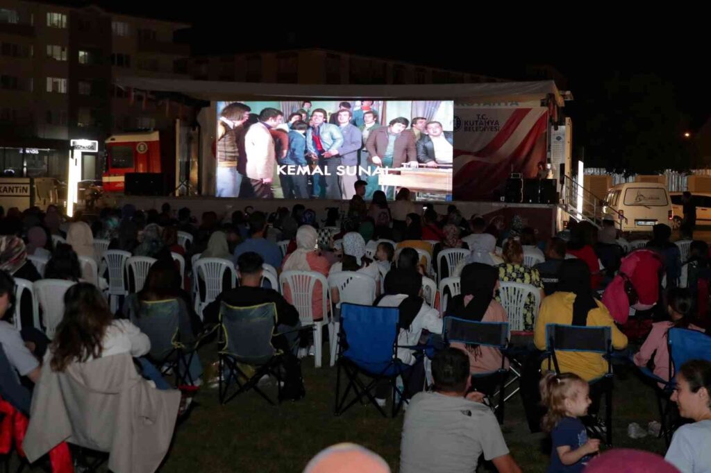 Açık Havada “Hababam Sınıfı” İlgi̇ Gördü