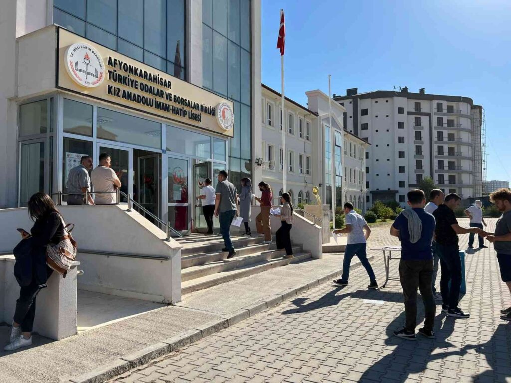 Afyonkarahi̇sarda Kpss Heyecanı Başladı