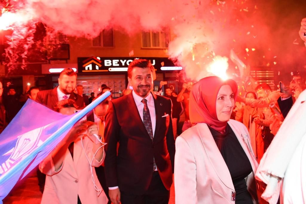 Ak Parti̇ Tepebaşı İlçe Başkanlığı Çamlıca Mahalle Temsi̇lci̇li̇ği̇ Açılışı