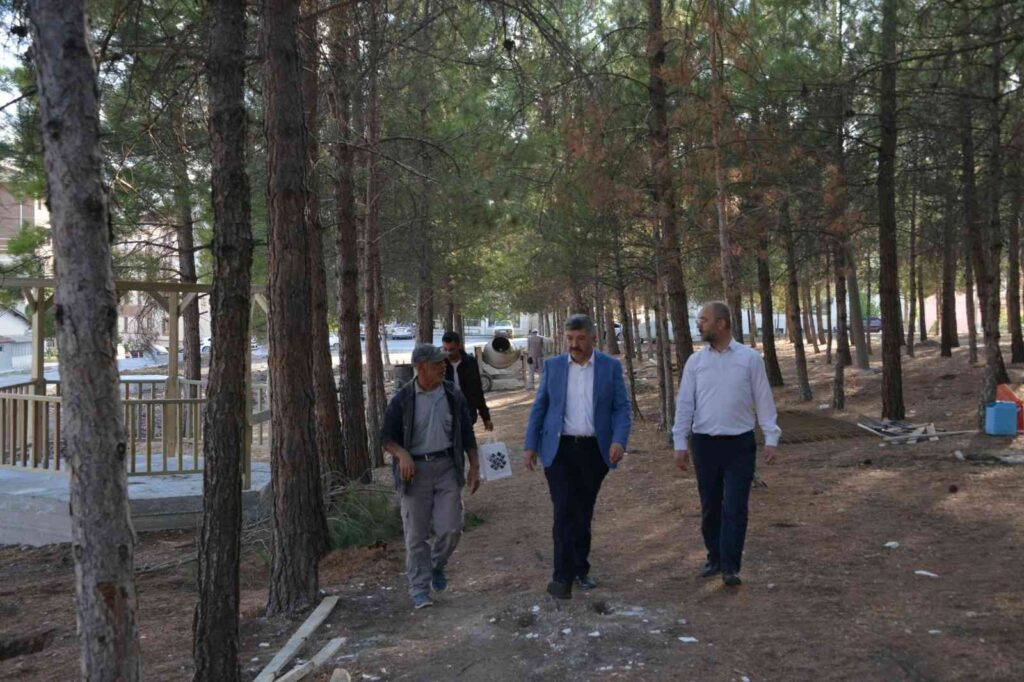 Başkan Akçadurak: “Yeşi̇le Önem Veren Bi̇r Beledi̇yeyi̇z”