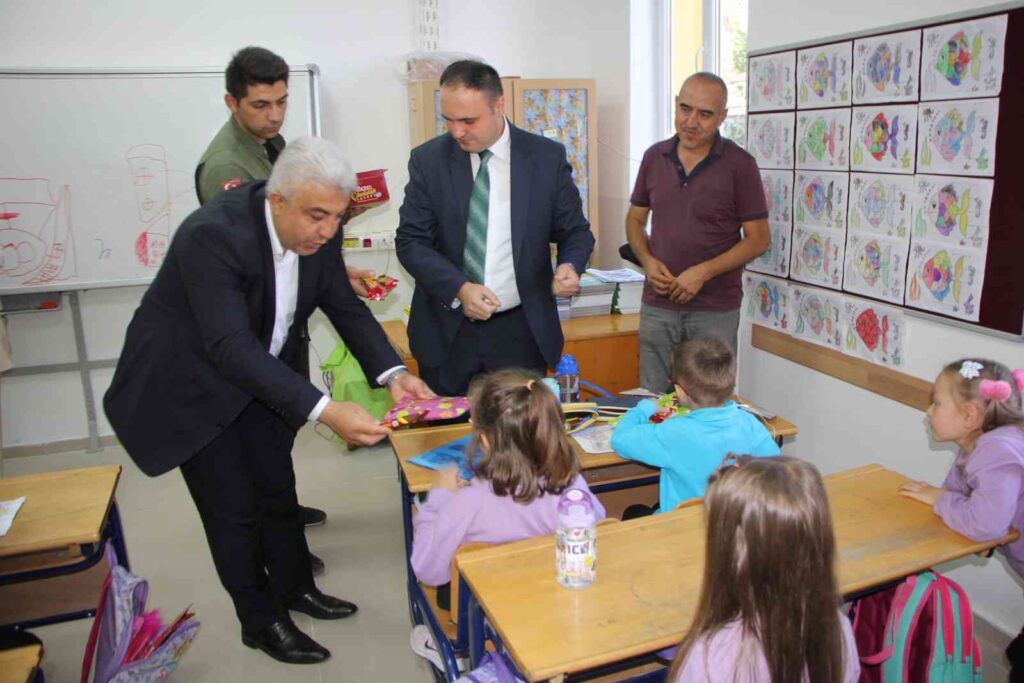 Başkan Çalışkan, Öğrenci̇leri̇ Sevi̇ndi̇rdi̇